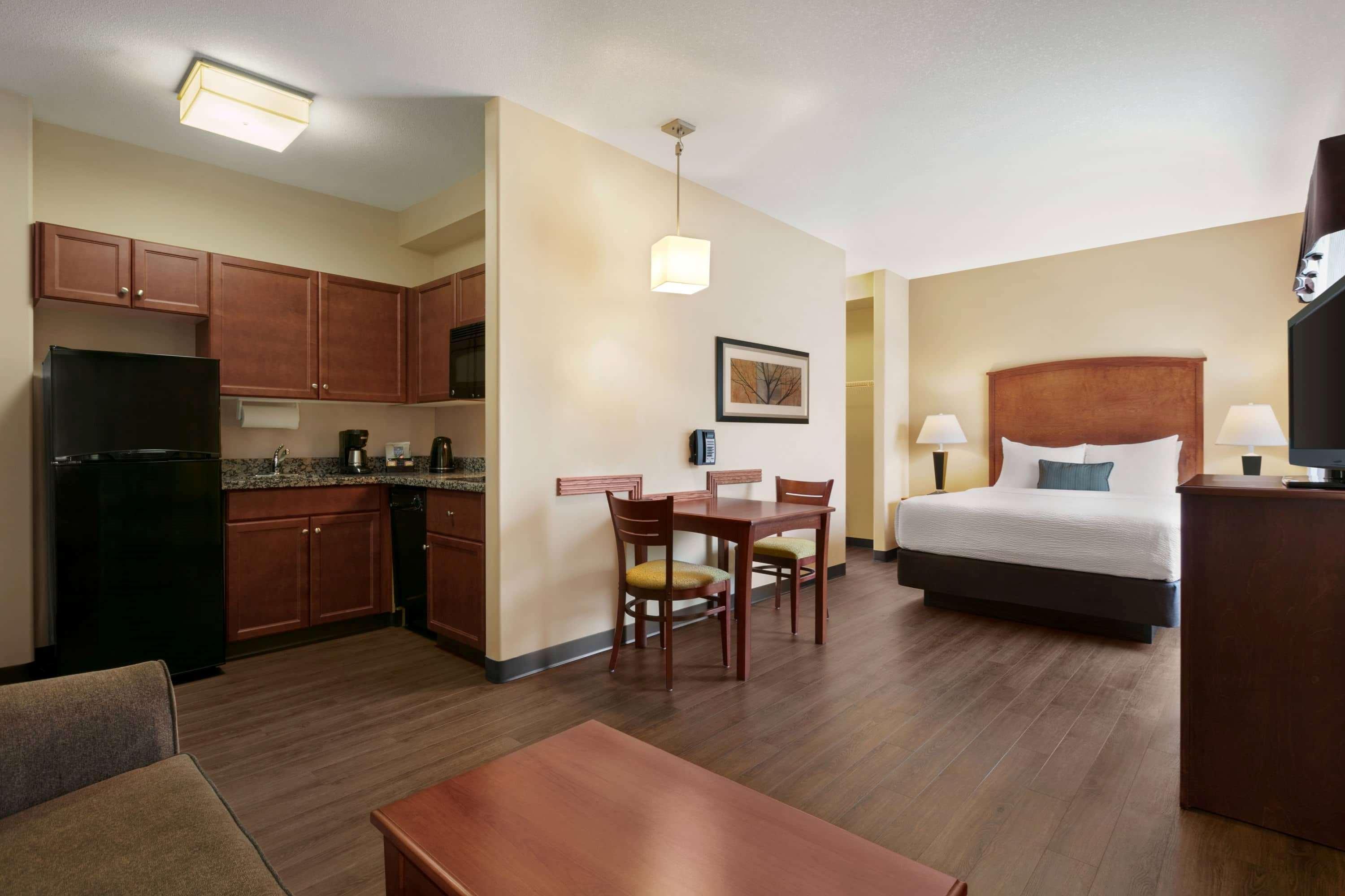 Days Inn & Suites By Wyndham Sherwood Park Edmonton Exterior foto