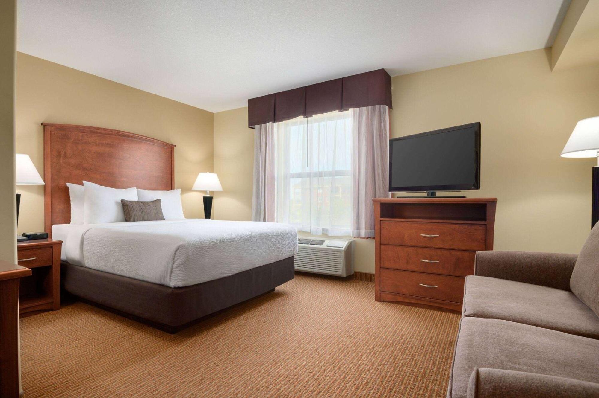 Days Inn & Suites By Wyndham Sherwood Park Edmonton Exterior foto
